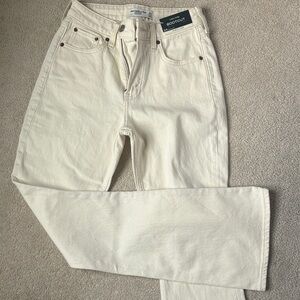 Abercrombie & Fitch Women's Off-White Bootcut Jeans. Size 24. Curve Love.